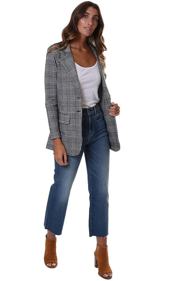 Office Chic Looks For The Working Woman