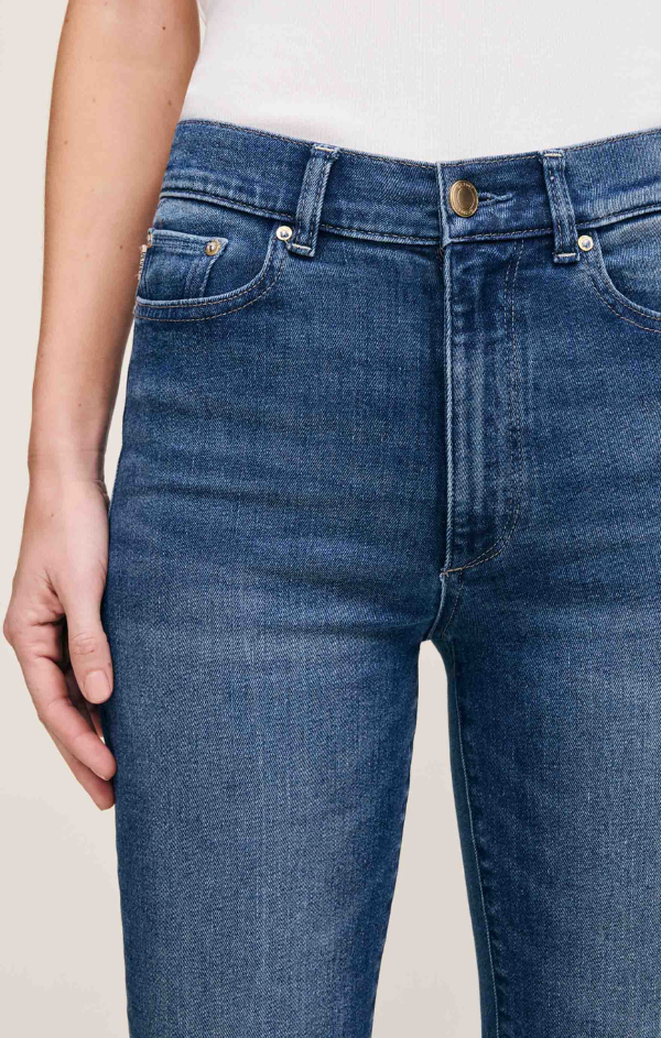 Halle Straight Instasculpt in Oceanside