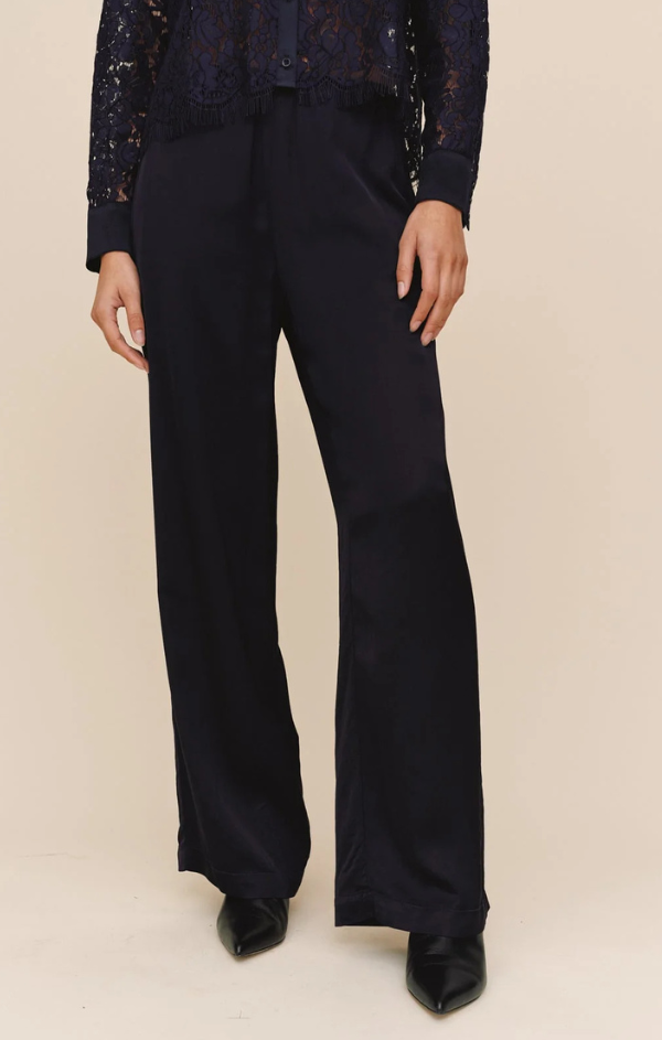 Sleek Clean Wide Leg Pant