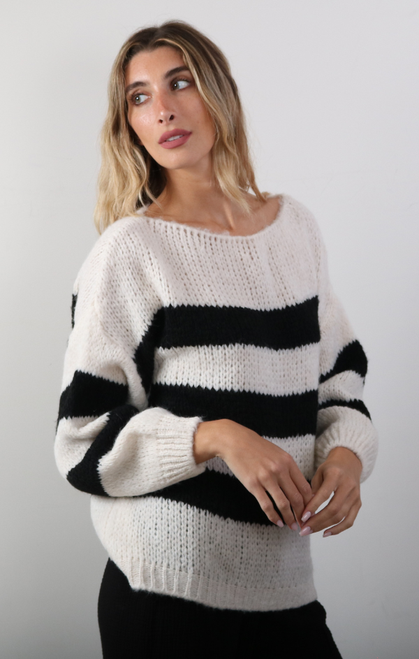 oversize knit beahc sweater