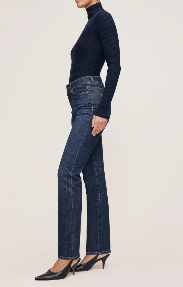 Halle Straight Instasculpt in Crescent Harbor