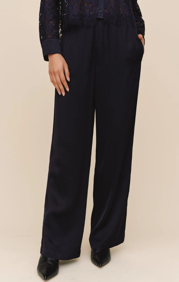 Sleek Clean Wide Leg Pant