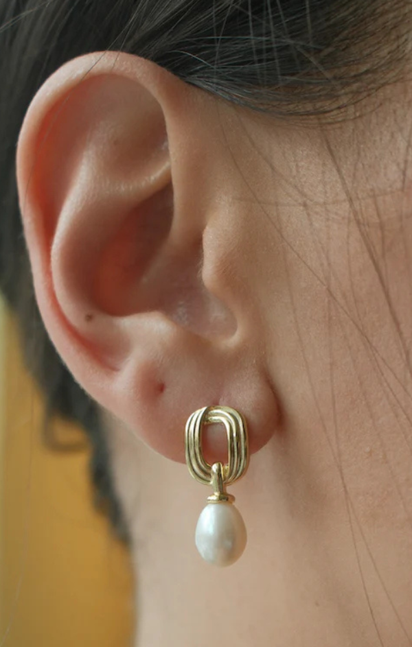 Carrie Pearl Earrings