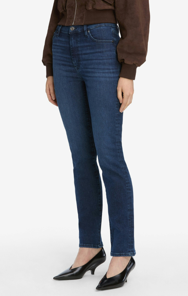 Le Sleek Straight in Trick