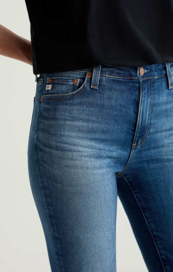 Mari Mid Rise Slim Straight in 12 Years Assumption