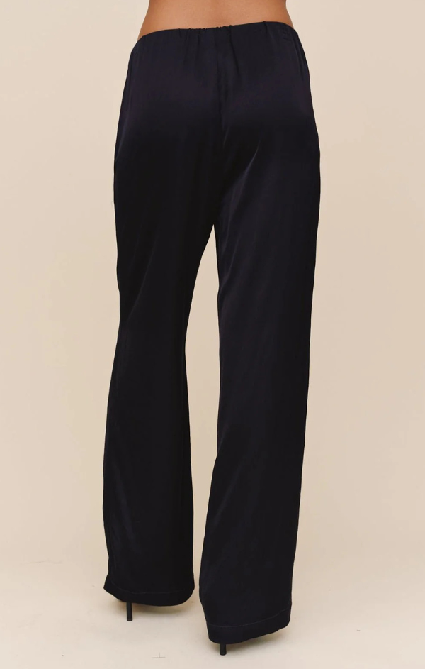 Sleek Clean Wide Leg Pant