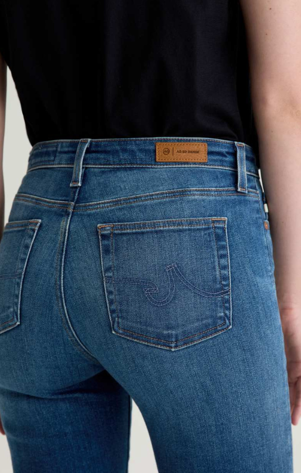 Mari Mid Rise Slim Straight in 12 Years Assumption