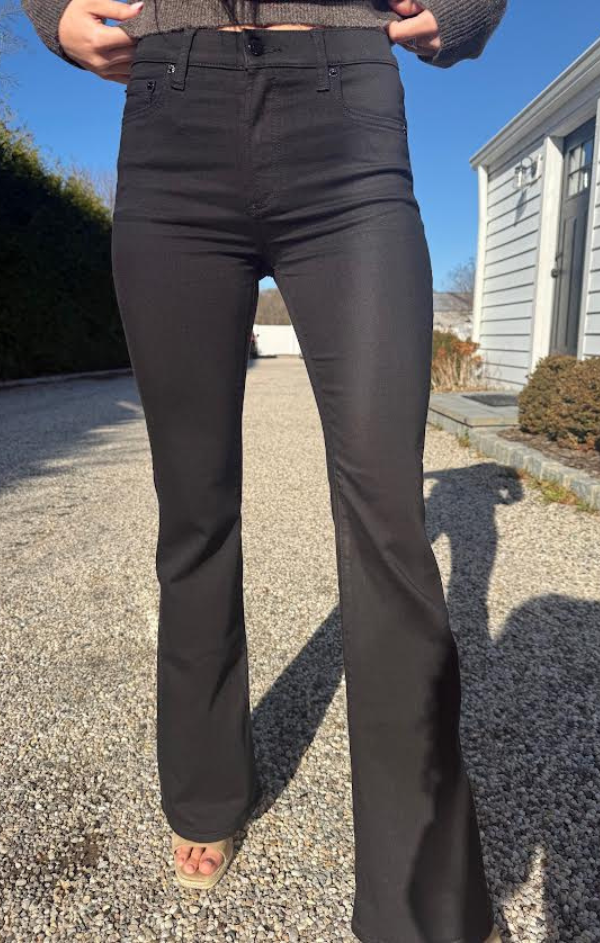 Kinsley Flare in Noir