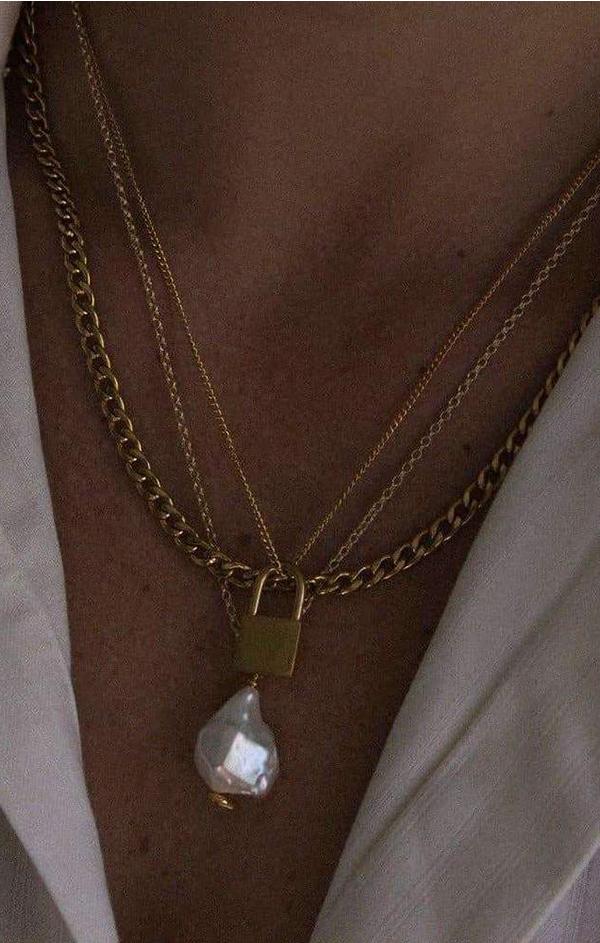 layering necklace gold
